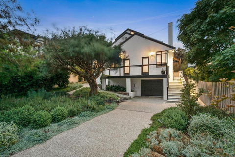 Albert - Accommodation Broadbeach 0