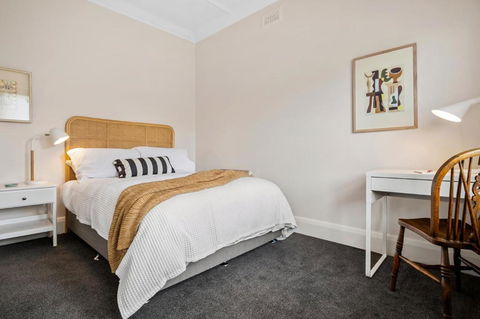 Albert Park Art Deco Gem Sleeps 5 Bevan 4 - Accommodation Broadbeach 3