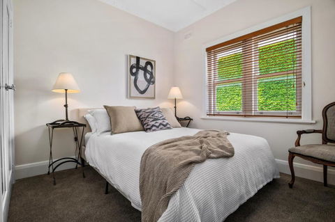 Albert Park Art Deco Gem Sleeps 5 Bevan 4 - Accommodation Broadbeach 1