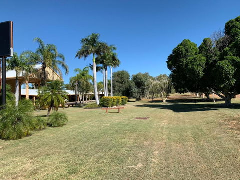 Albert Park Motor Inn-KING BEDS-POOL-SHADED PARKING - Accommodation Broadbeach 4