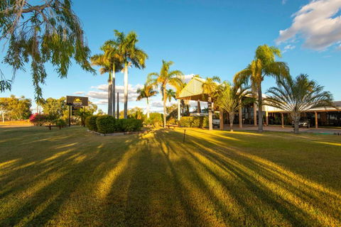 Albert Park Motor Inn-KING BEDS-POOL-SHADED PARKING - Accommodation Broadbeach 0