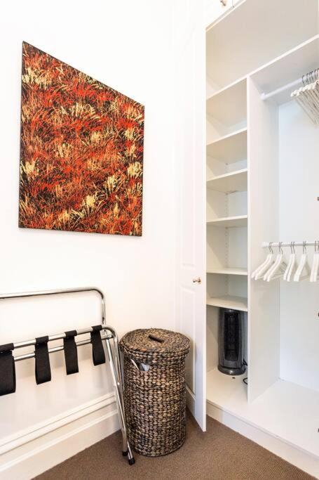 Albert Park Victorian House With Style And Art Gallery - Accommodation Broadbeach 2