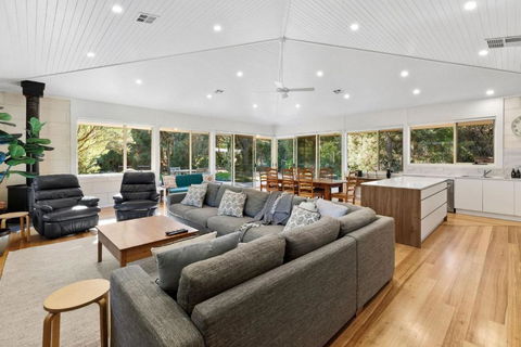Alexander In Old Lonnie - Accommodation Broadbeach 3