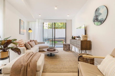 Alexandra Elegance - Riverside Living In Style - Accommodation Broadbeach 0