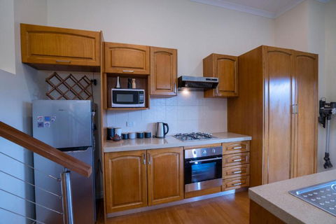Alfies On Albert Daylesford - Accommodation Broadbeach 3