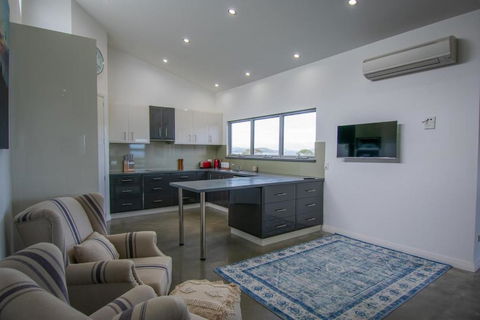 Alfra 23 - Accommodation Broadbeach 3