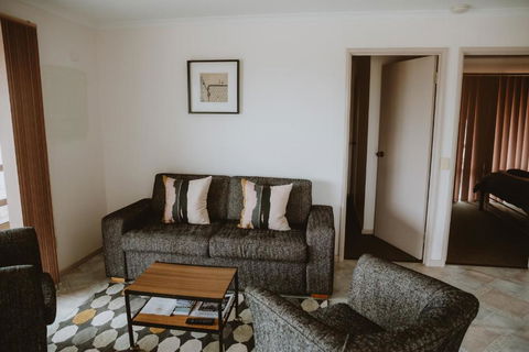 Alkoomi Chalets - Accommodation Broadbeach 2