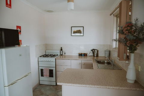 Alkoomi Chalets - Accommodation Broadbeach 3