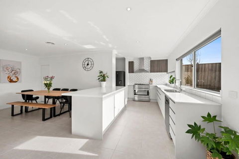 All Day Sunshine And Relaxation -Pet Friendly - Accommodation Broadbeach 0