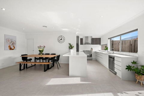 All Day Sunshine And Relaxation -Pet Friendly - Accommodation Broadbeach 4