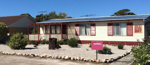 All Decked Out In Edithburgh - Accommodation Broadbeach 0