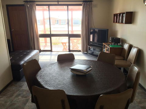 All Decked Out In Edithburgh - Accommodation Broadbeach 3