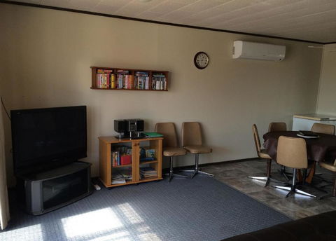All Decked Out In Edithburgh - Accommodation Broadbeach 4