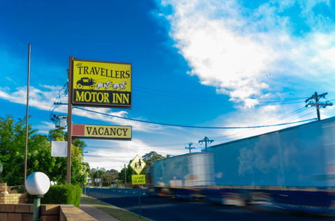 All Travellers Motor Inn - Accommodation Broadbeach 1