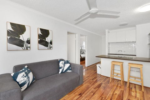 Allamanda Unit 22 - Accommodation Broadbeach 2