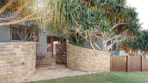 Allawah Cottage - Most Popular Beach House - Accommodation Broadbeach 2