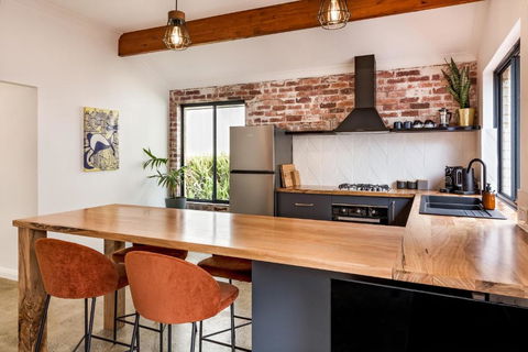 Alley Cats - Accommodation Broadbeach 4