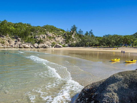 Alma Bay Holiday Unit 2 - Accommodation Broadbeach 1