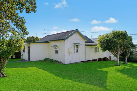 Almare 7 Gowing Street - Accommodation Broadbeach 0