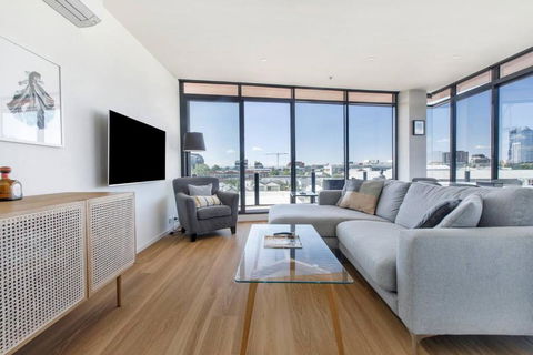 Aloft At Era With Sweeping Balcony Views - Accommodation Broadbeach 1