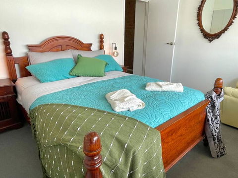Aloha Adelaide - Accommodation Broadbeach 0