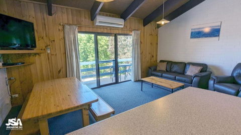 Alpha Centauri 8 - Accommodation Broadbeach 1