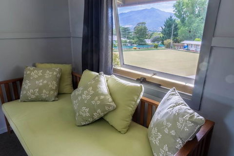 Alpzview Guesthouse - Accommodation Broadbeach 4