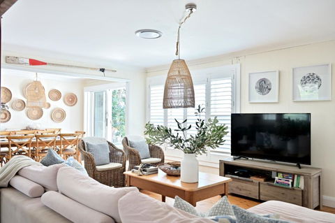 Amanzi Beach House - Just 10m To Collingwood Beach! - Accommodation Broadbeach 0
