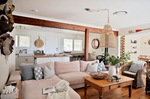 Amanzi Beach House - Just 10m To Collingwood Beach! - Accommodation Broadbeach 3