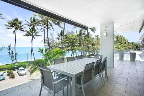 Amaroo - Luxury Apartment Overlooking The Coral Sea - Accommodation Broadbeach 1