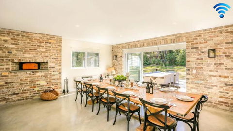 Amaroo - Accommodation Broadbeach 0
