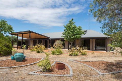 Amaroo - Accommodation Broadbeach 1