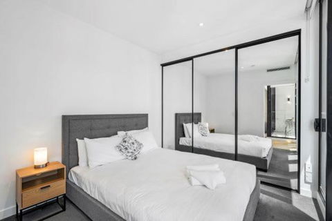 Amazing 1BR Apartment W Pool - Accommodation Broadbeach 4