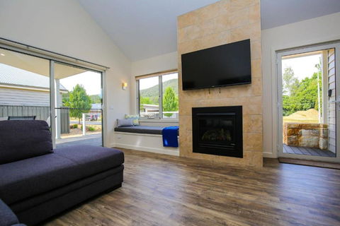 Amber Mist Villa - Two - Accommodation Broadbeach 1