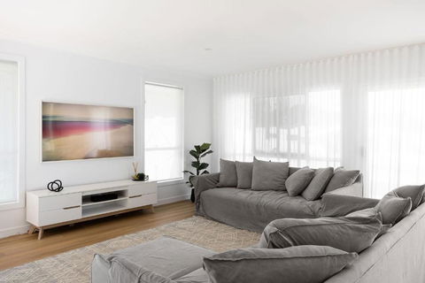 Amiri On Holbrook - Pet Friendly - Accommodation Broadbeach 3