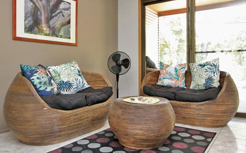 AMITY BEACH BUNGALOW - Accommodation Broadbeach 2