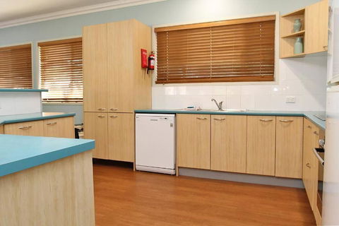AMITY PINES - Accommodation Broadbeach 4