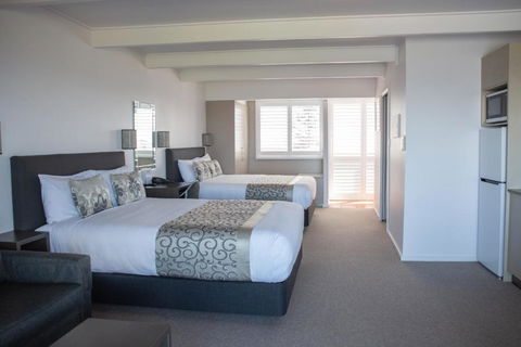 Amooran Oceanside Apartments And Motel - Accommodation Broadbeach 4