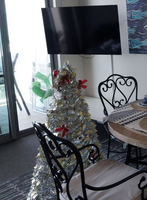 AN OCEAN,BEACHFRONT AND POOL VIEW Apartment 210 - Accommodation Broadbeach 2