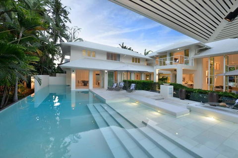 Anjea - Luxury 5 Bedroom Home By The Beach - Accommodation Broadbeach 0