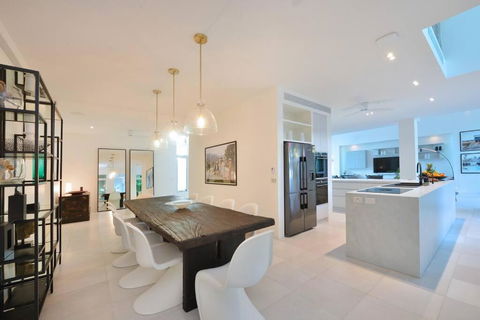 Anjea - Luxury 5 Bedroom Home By The Beach - Accommodation Broadbeach 1