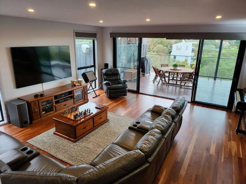 Alogara House, Modern, 6 Bedrooms With Hot Tub And Views - Accommodation Broadbeach 2