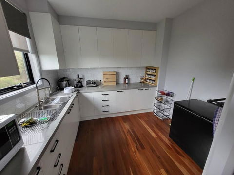 Alogara House, Modern, 6 Bedrooms With Hot Tub And Views - Accommodation Broadbeach 4