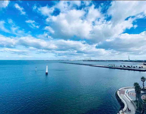 Amzing Ocean View Spacious Three Bedrooms Apartment Port Melbourne - Accommodation Broadbeach 1