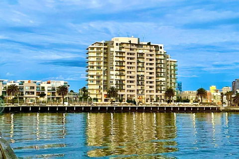 Amzing Ocean View Spacious Three Bedrooms Apartment Port Melbourne - Accommodation Broadbeach 3