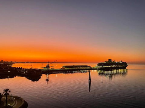 Amzing Ocean View Spacious Three Bedrooms Apartment Port Melbourne - Accommodation Broadbeach 2