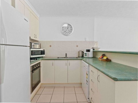 Apartment On The Esplanade - Accommodation Broadbeach 4