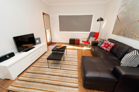 Apartments By Townhouse - Accommodation Broadbeach 2
