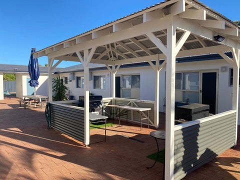 API Pelican Beach Front Apartments Kalbarri - Accommodation Broadbeach 4