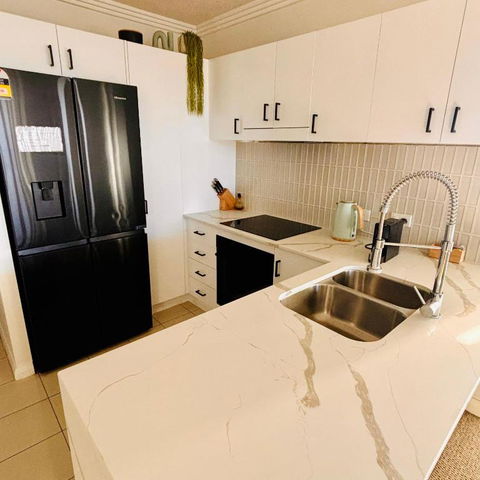 Aqualine Apartments On The Broadwater - Accommodation Broadbeach 2
